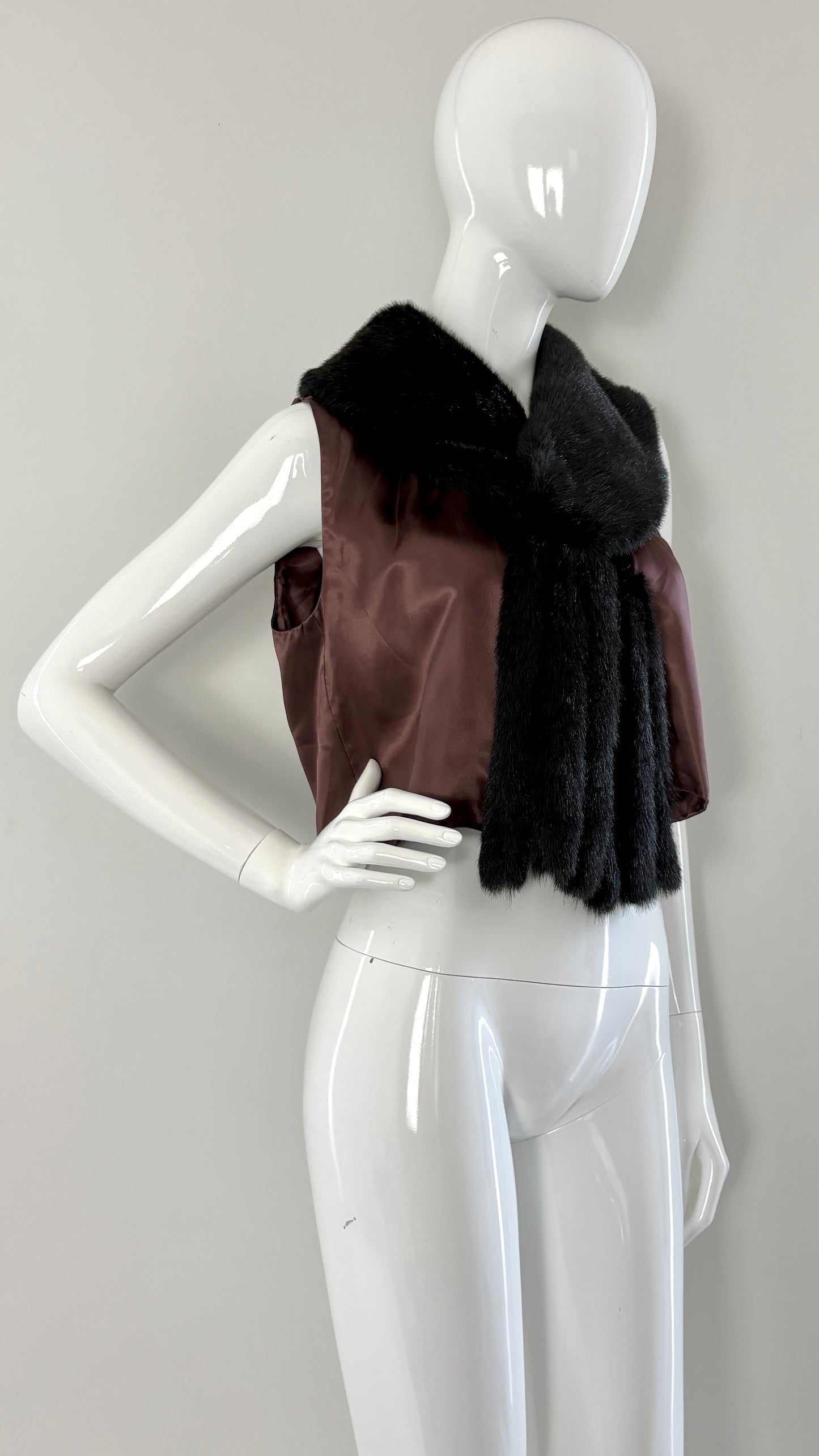 Comme des Darcons robe de chambre waistcoat with faux fur stole