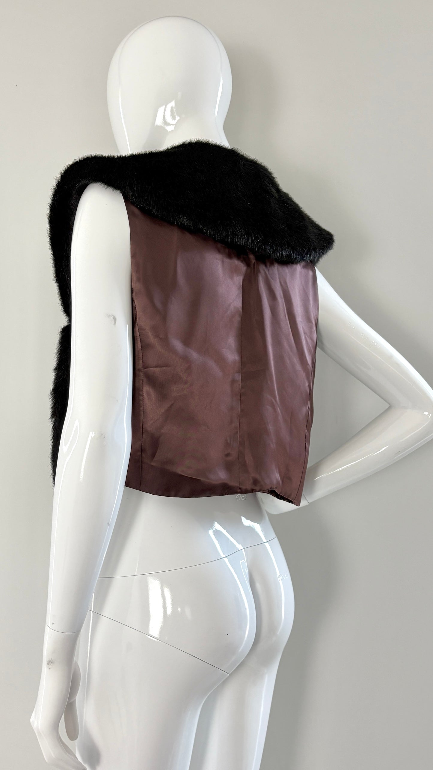 Comme des Darcons robe de chambre waistcoat with faux fur stole