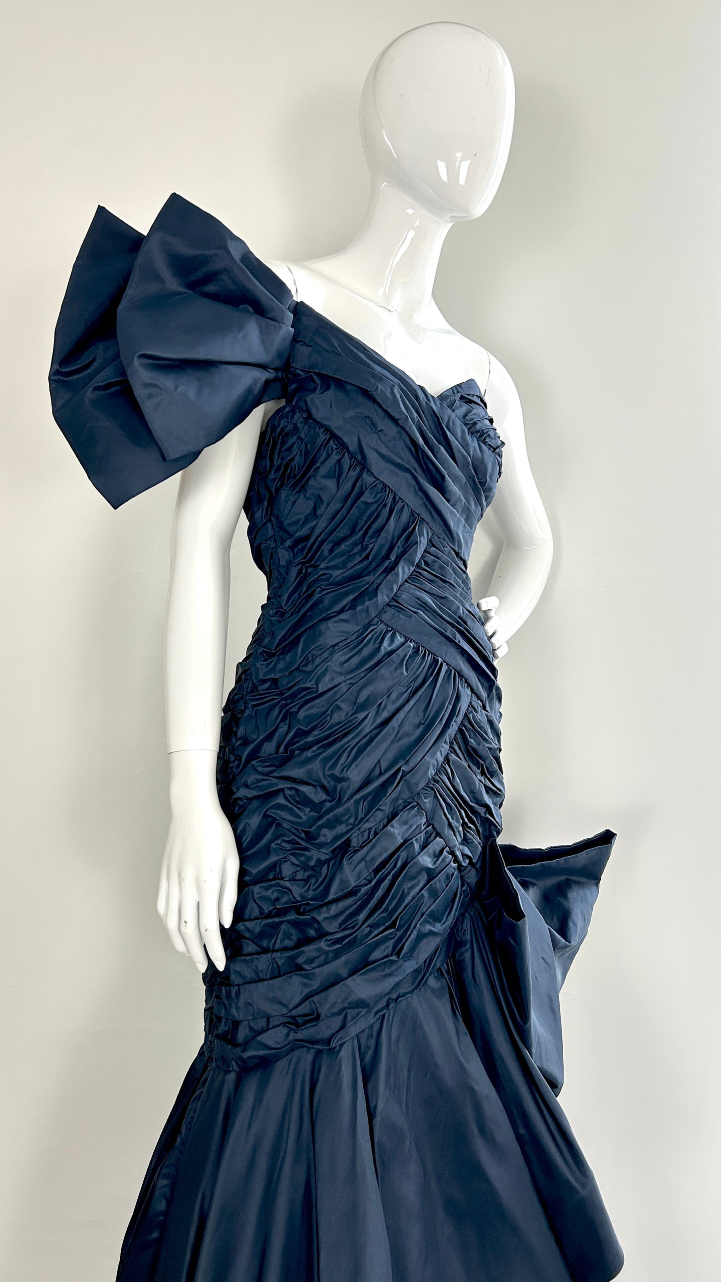 Scaasi 1980's taffeta ballgown