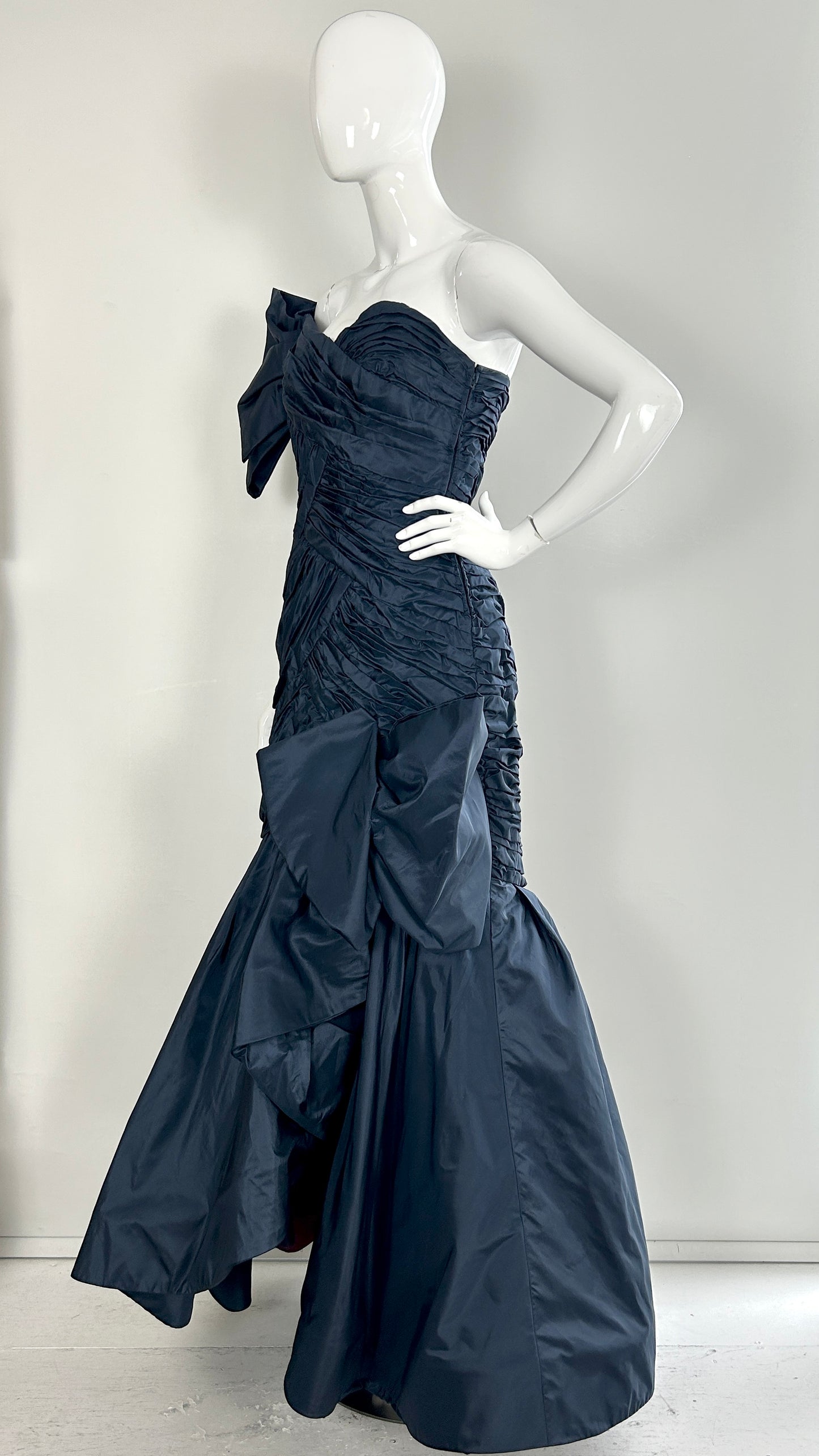Scaasi 1980's taffeta ballgown