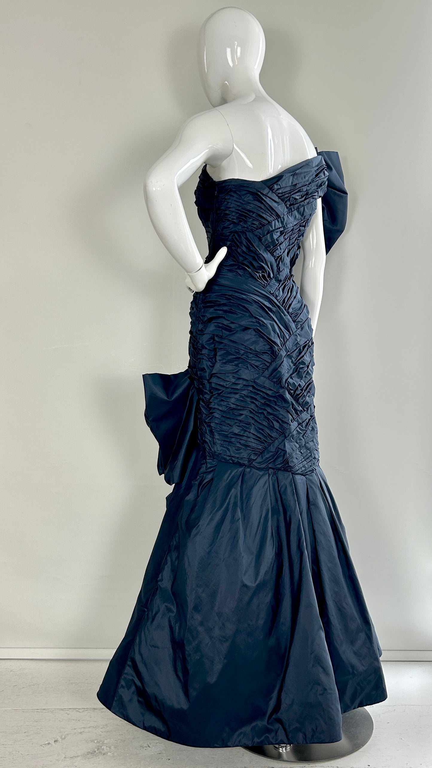 Scaasi 1980's taffeta ballgown