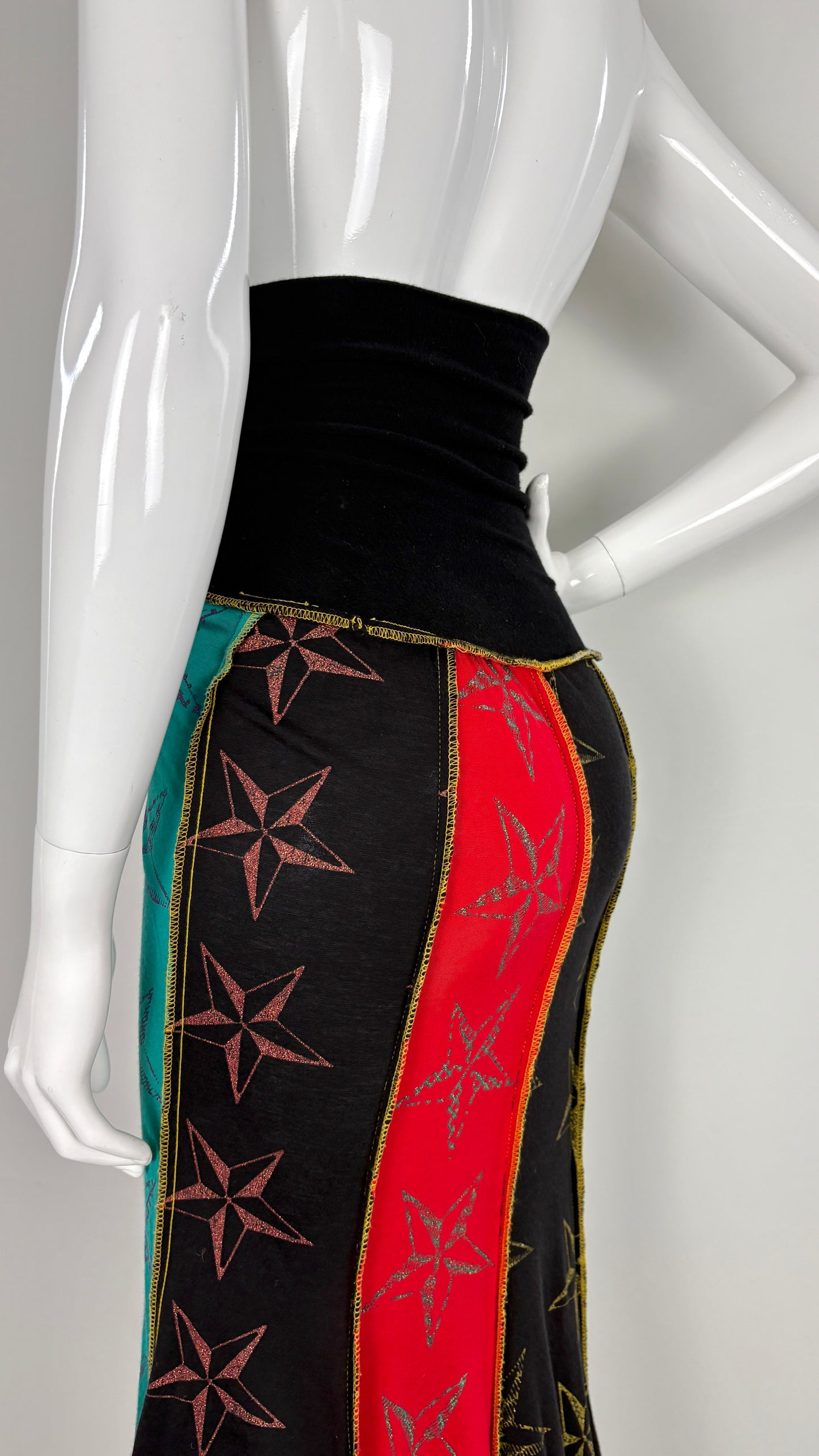Bodymap star print flared jersey skirt