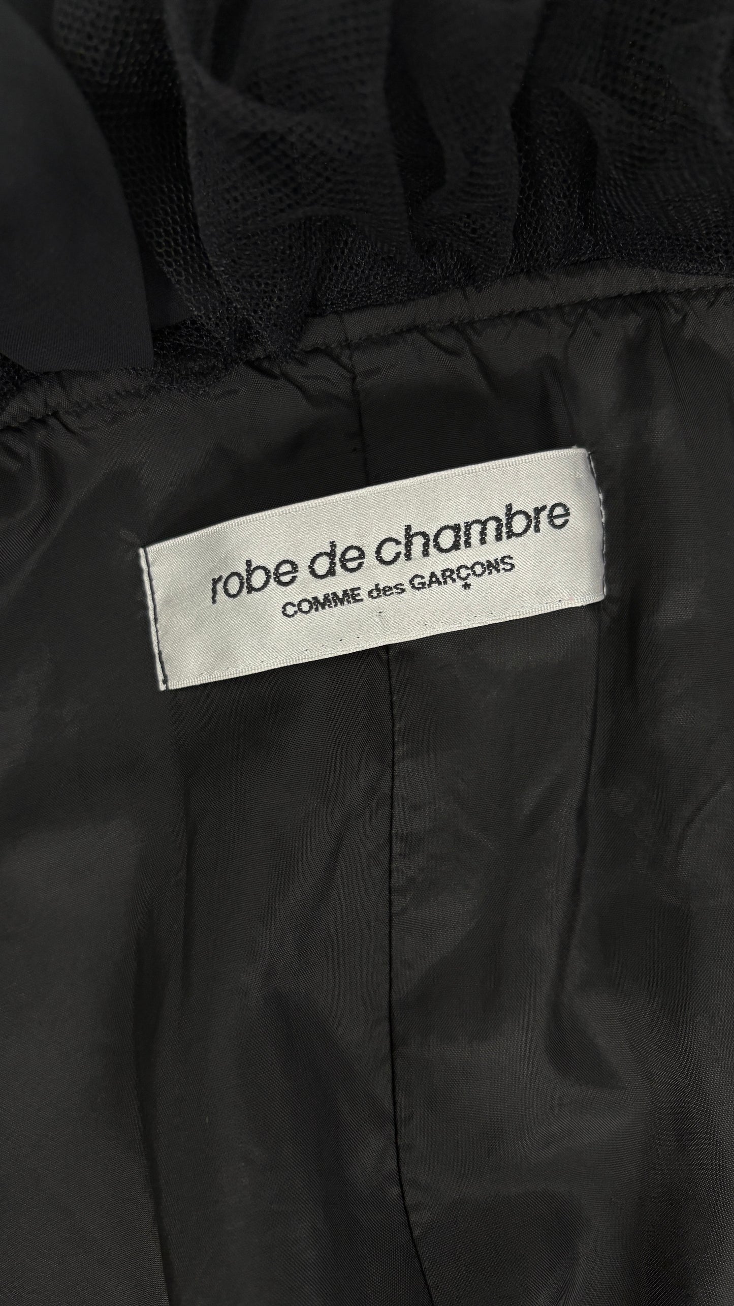Comme des Garcons robe de chambre vest with chiffon and net collar