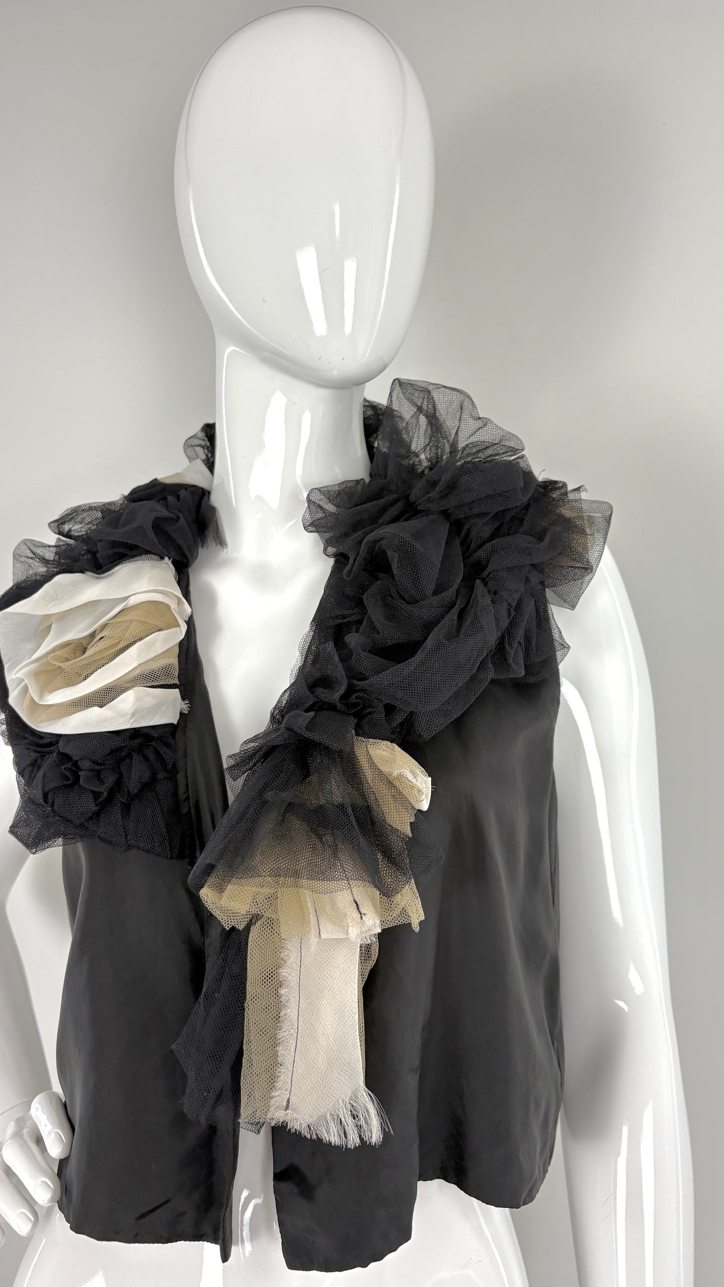 Comme des Garcons robe de chambre vest with chiffon and net collar