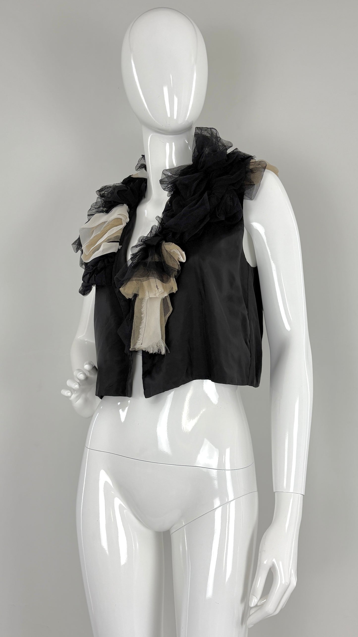 Comme des Garcons robe de chambre vest with chiffon and net collar