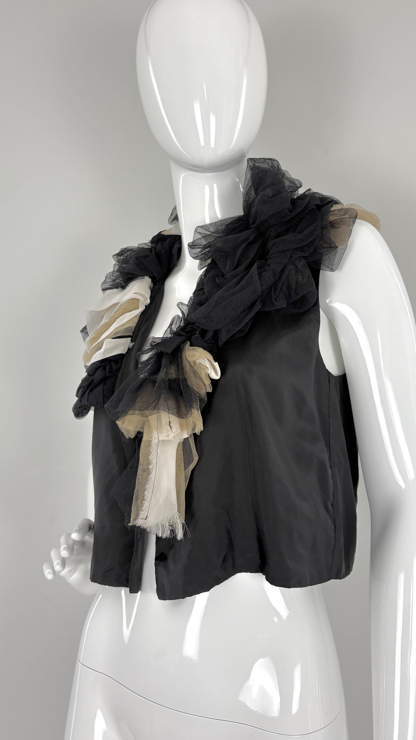 Comme des Garcons robe de chambre vest with chiffon and net collar