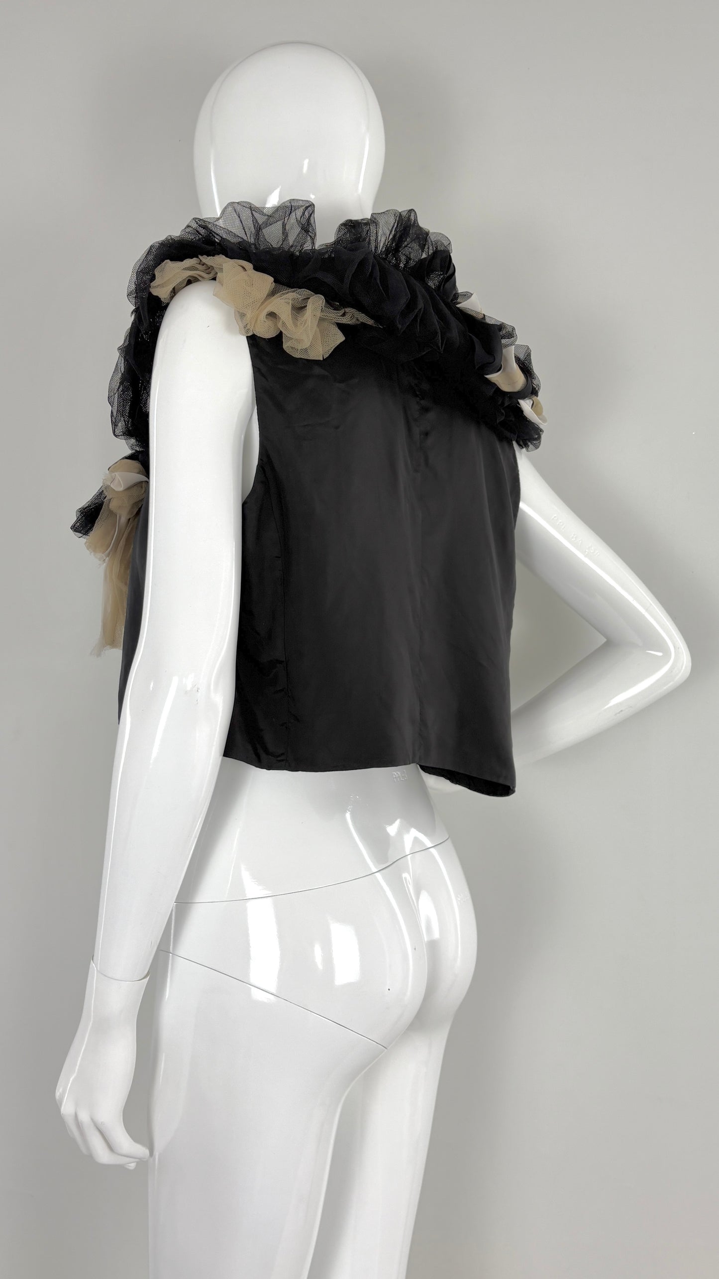 Comme des Garcons robe de chambre vest with chiffon and net collar