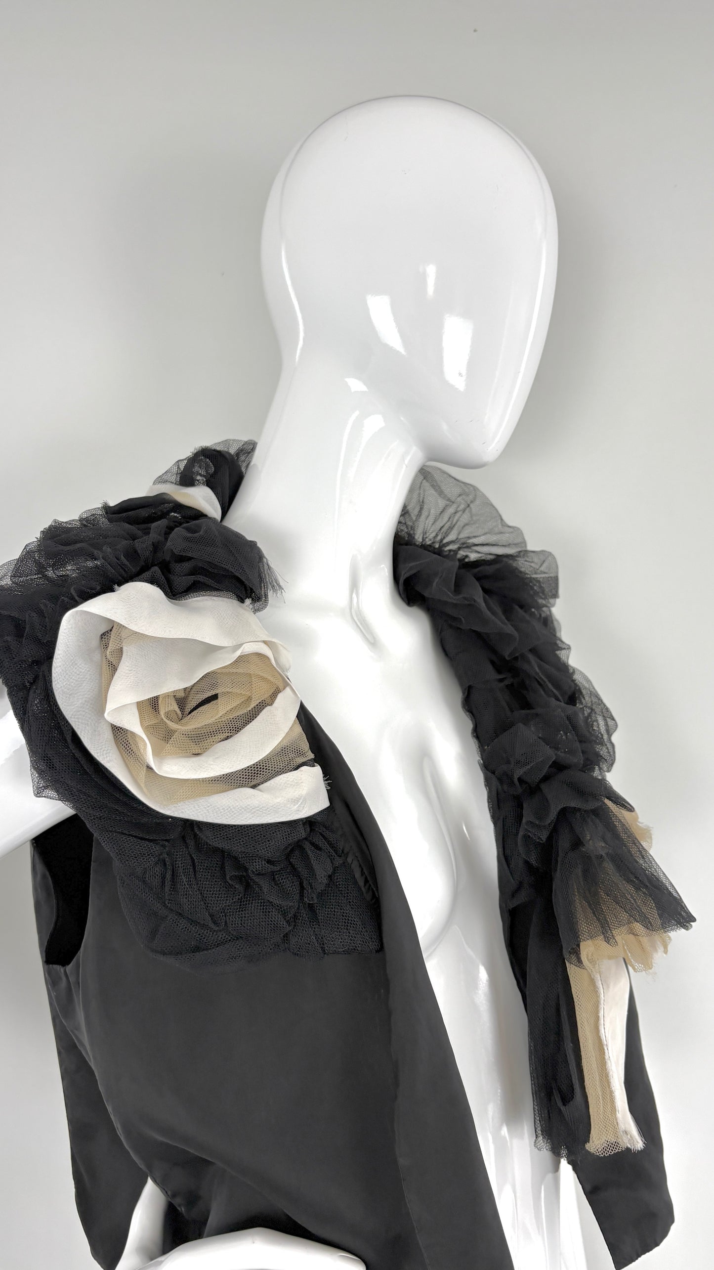 Comme des Garcons robe de chambre vest with chiffon and net collar