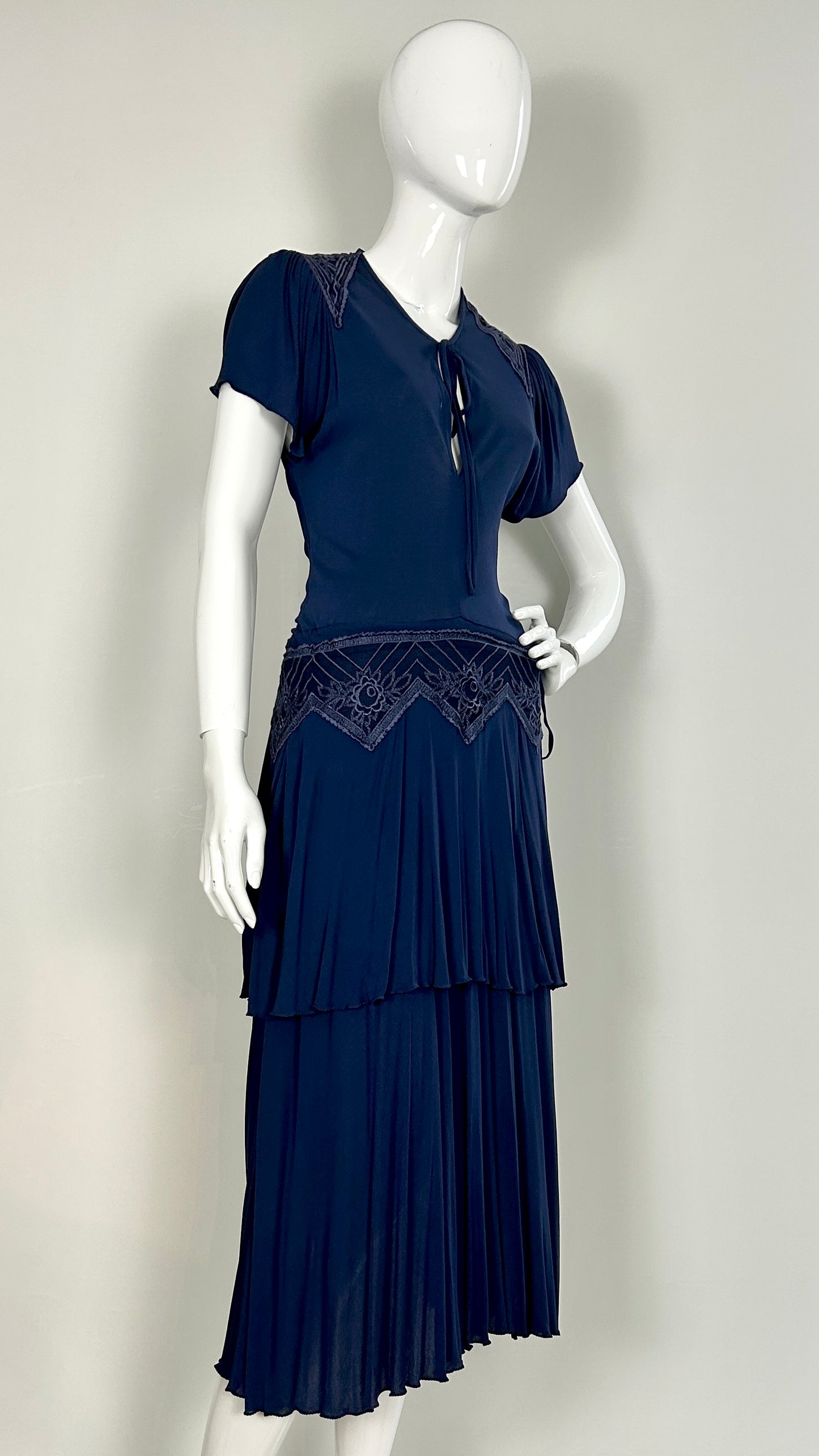 Janice Wainwright blue dress with embroidered applique