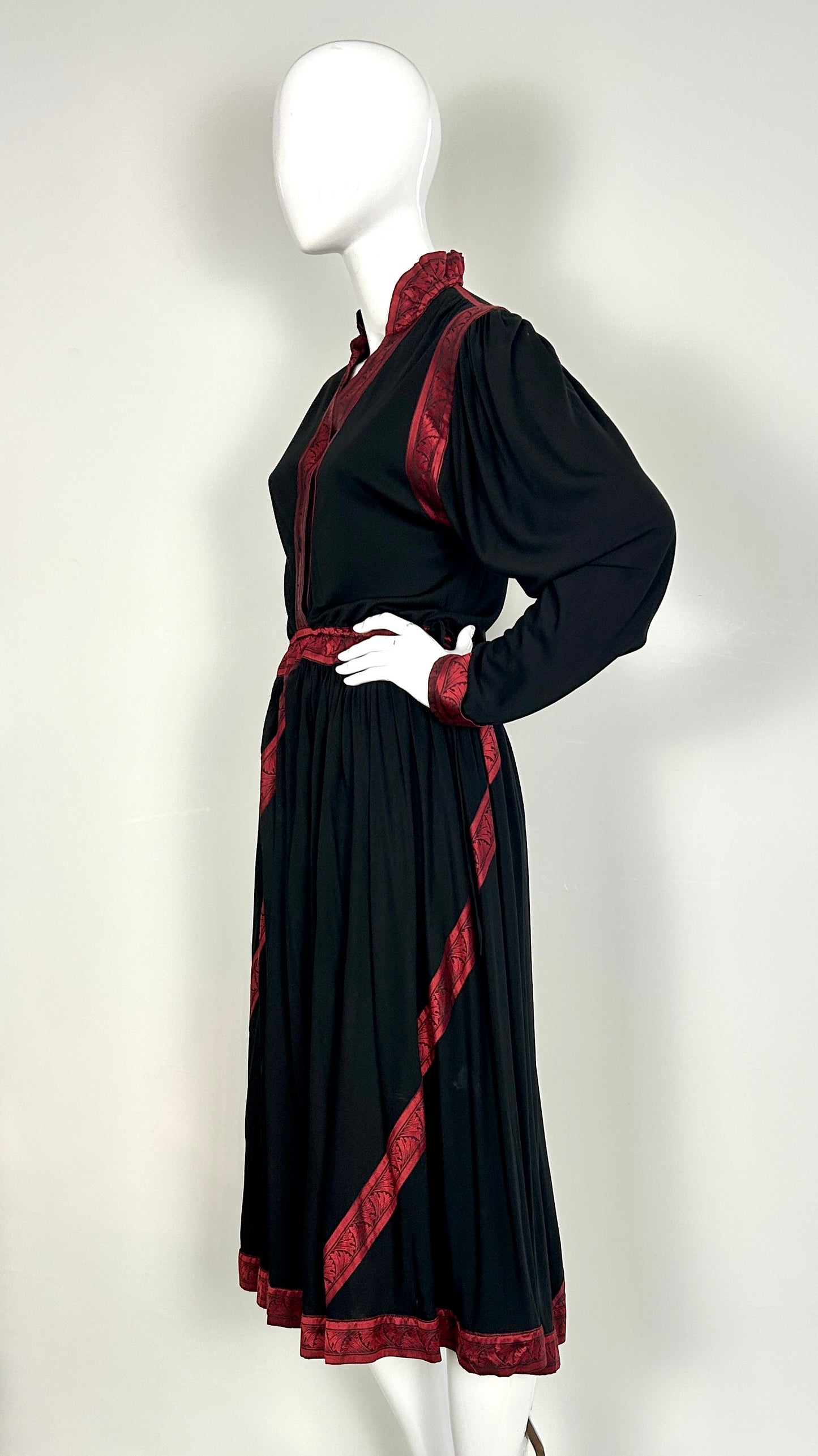 Janice Wainwright drawstring contrast trim dress
