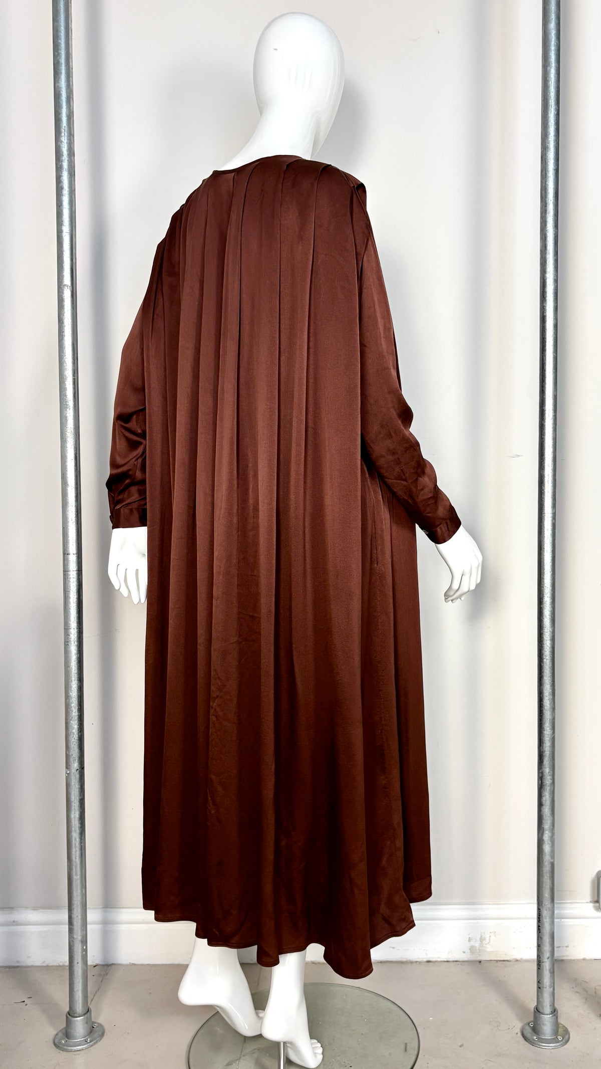 Anne Marie Beretta silk cape