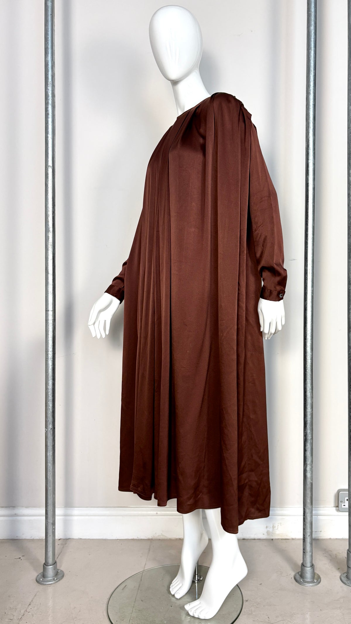 Anne Marie Beretta silk cape