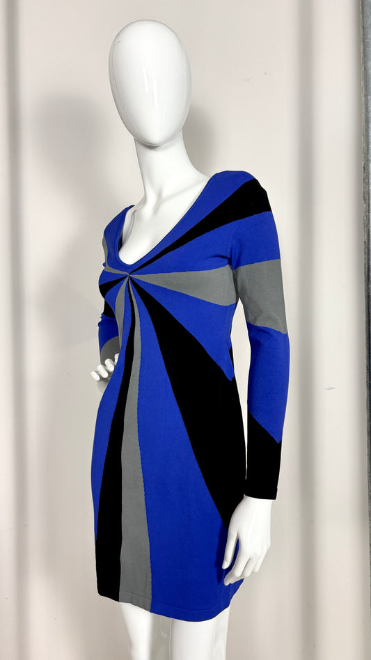 Alexander McQueen Resort 2010 pinwheel knitted dress