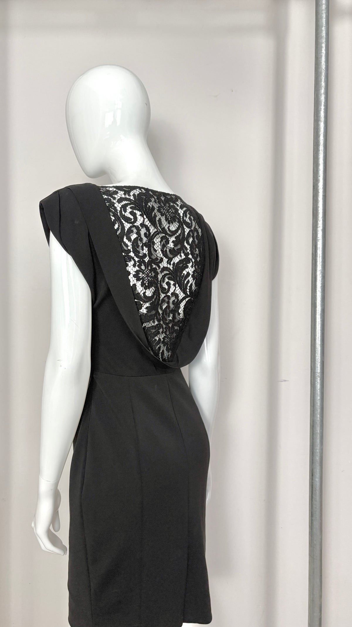 Burberry lace back dress
