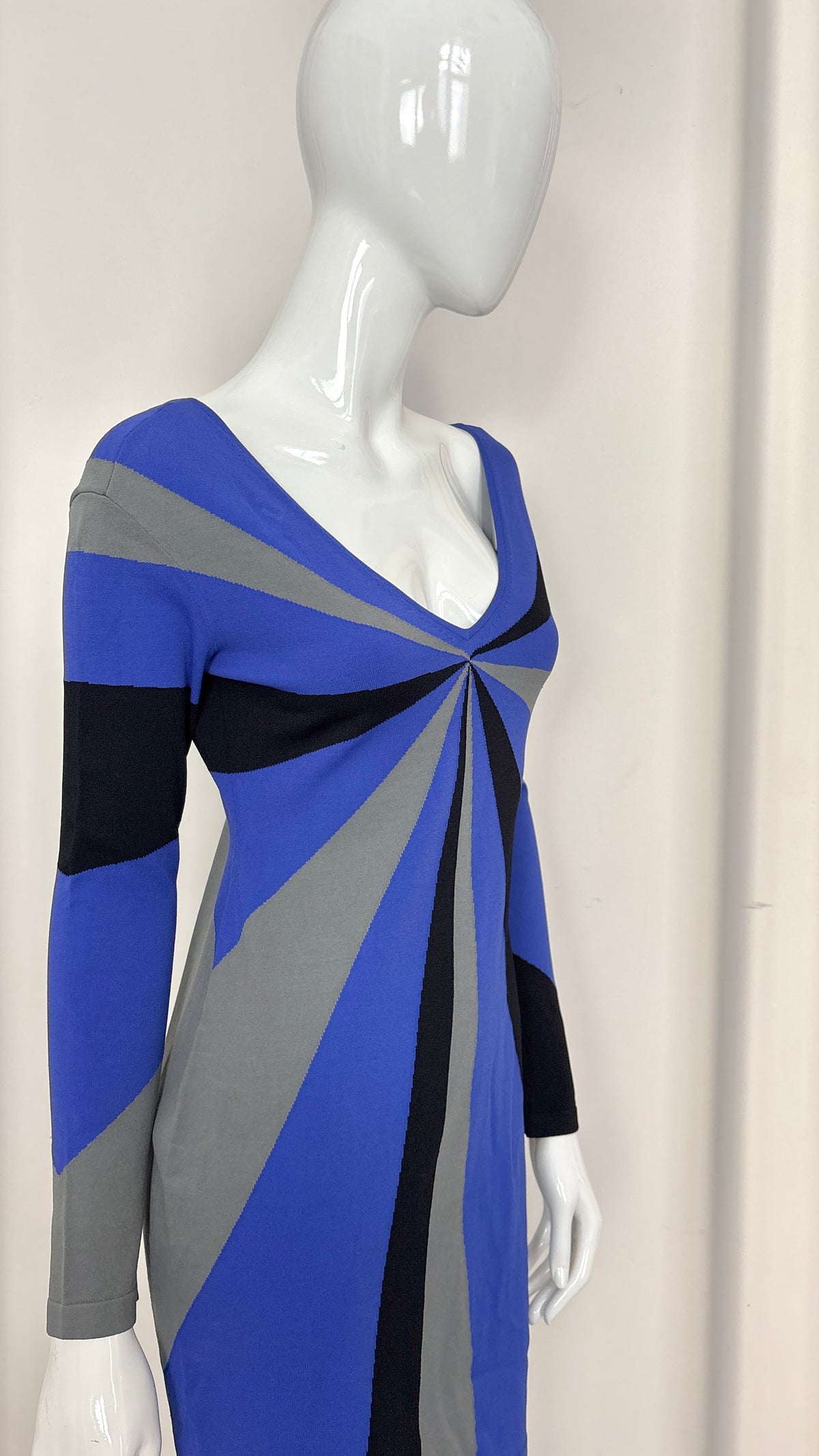 Alexander McQueen Resort 2010 pinwheel knit dress