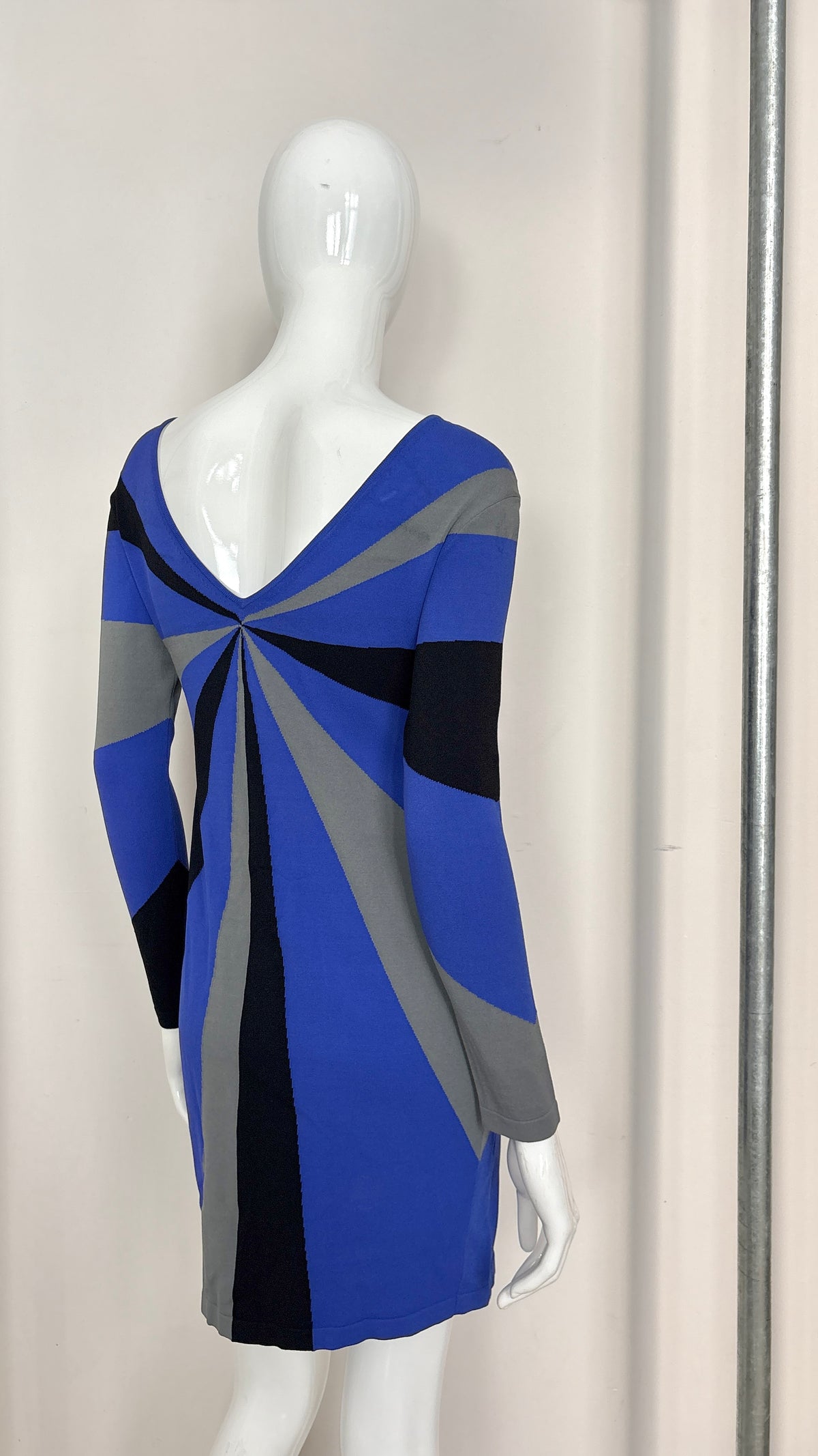 Alexander McQueen Resort 2010 pinwheel knit dress
