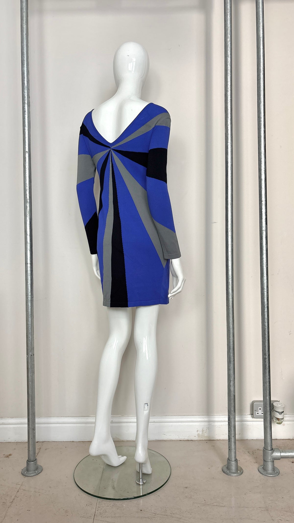 Alexander McQueen Resort 2010 pinwheel knit dress