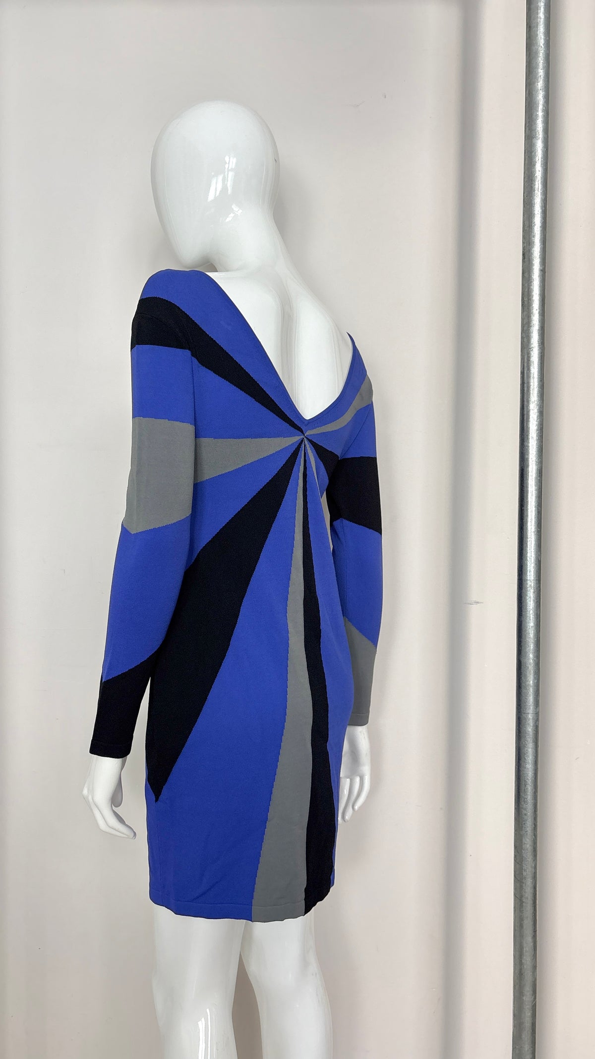 Alexander McQueen Resort 2010 pinwheel knit dress