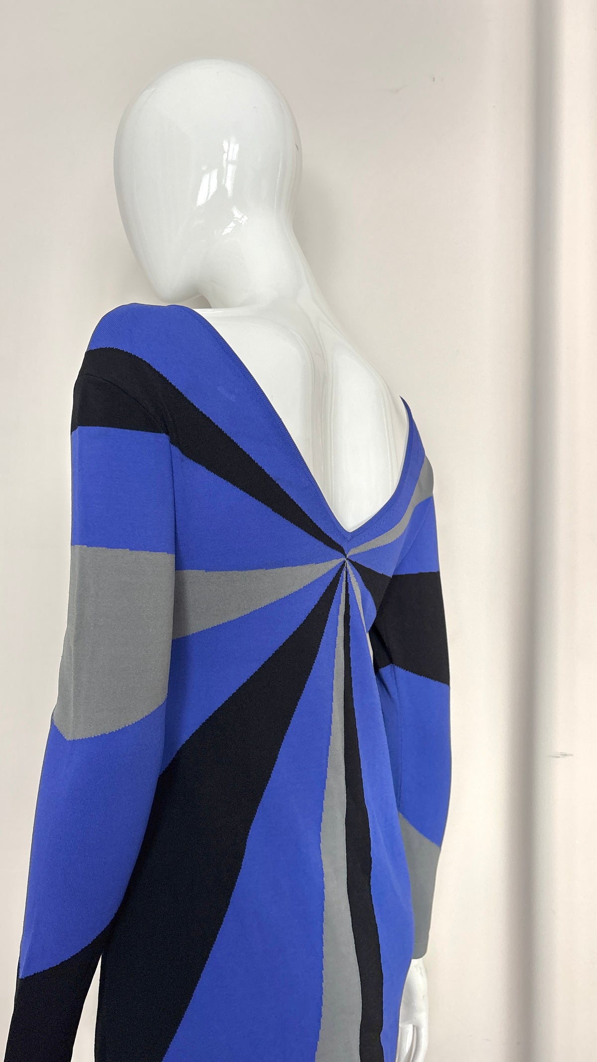 Alexander McQueen Resort 2010 pinwheel knit dress
