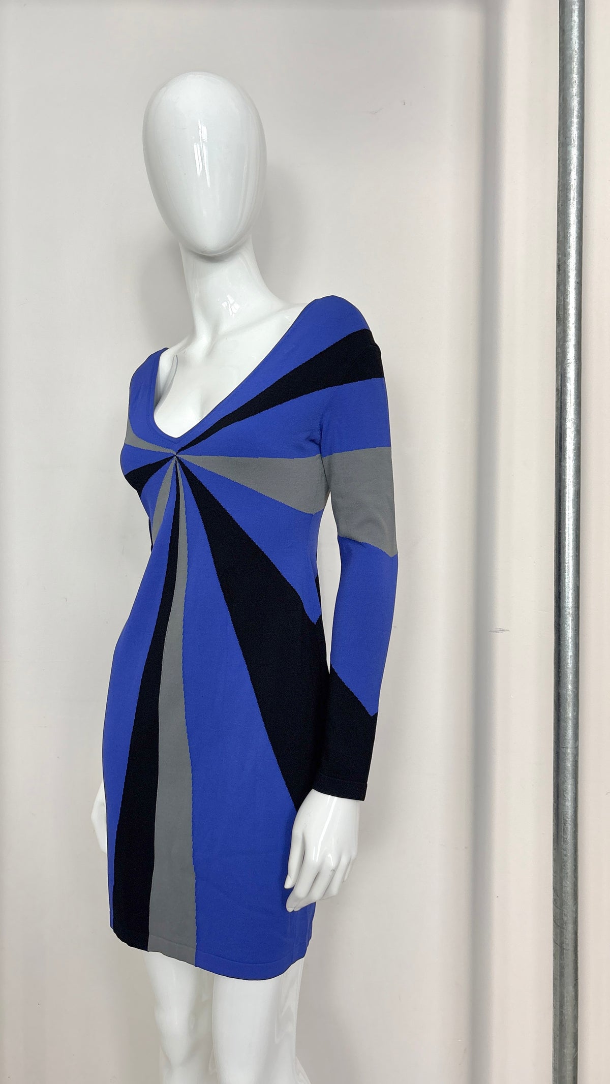 Alexander McQueen Resort 2010 pinwheel knit dress
