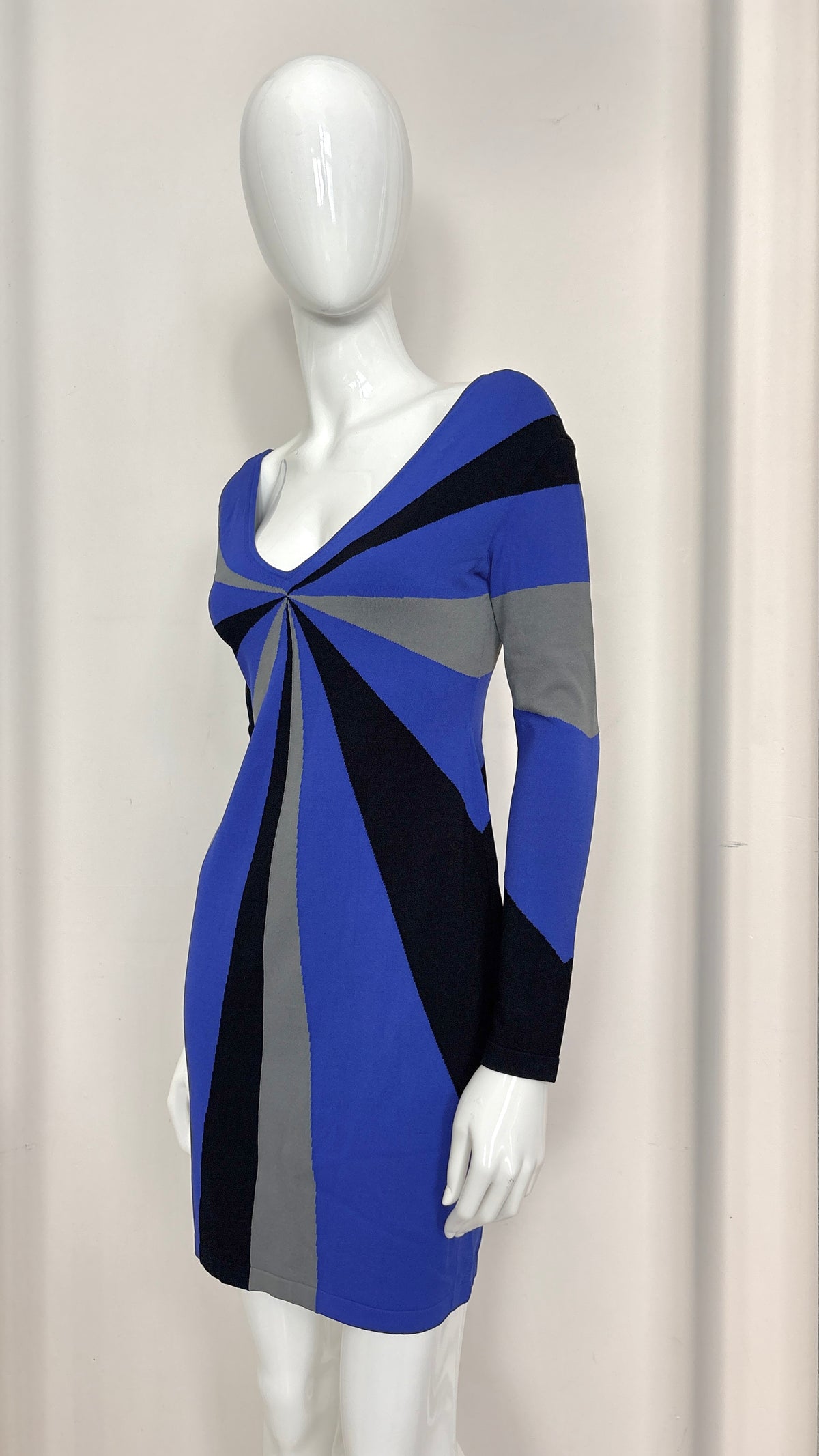Alexander McQueen Resort 2010 pinwheel knit dress