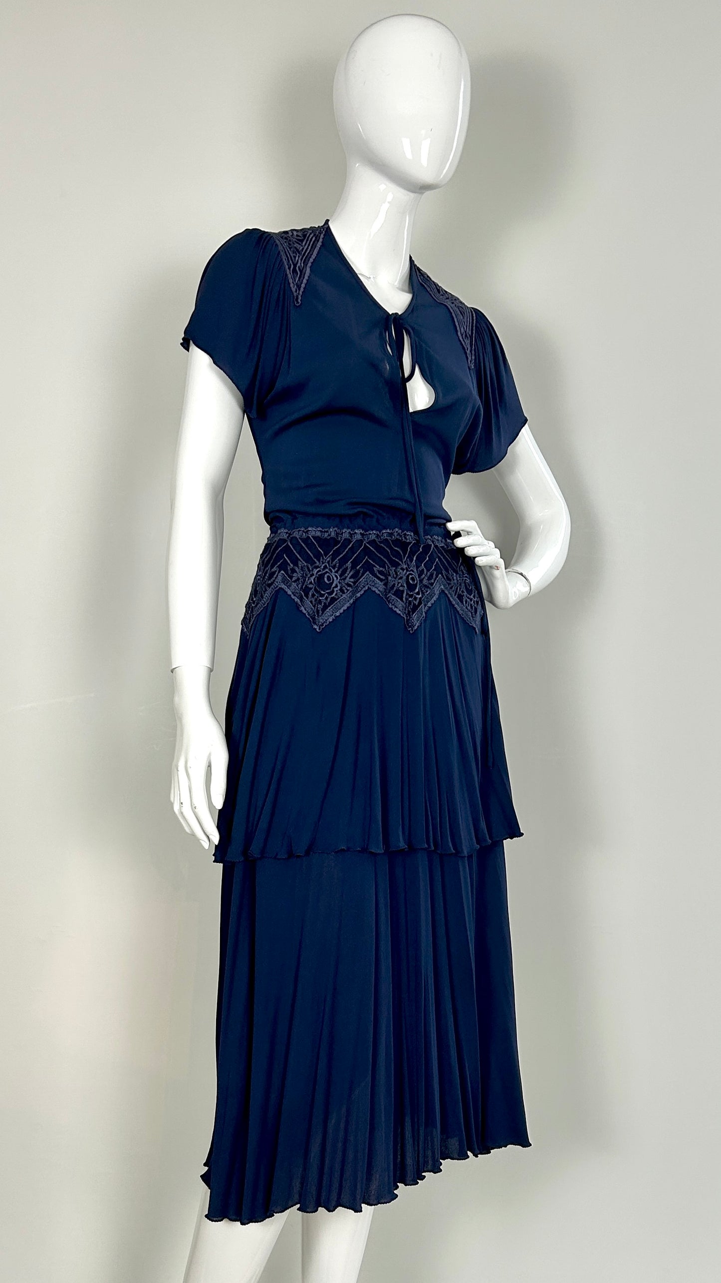 Janice Wainwright blue dress with embroidered applique