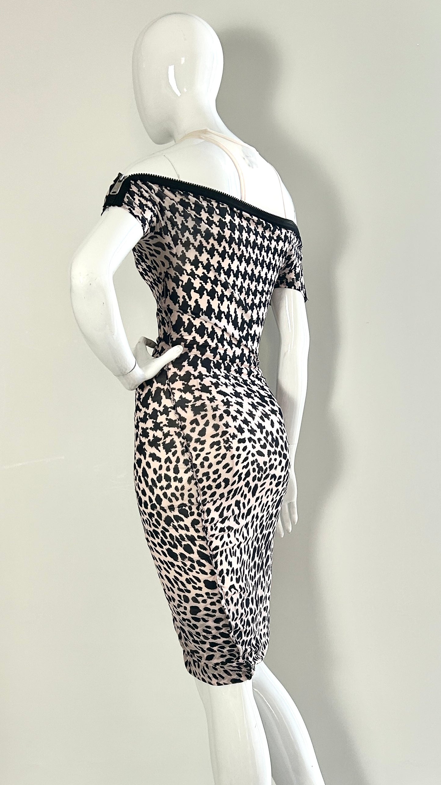 MCQ abstract houndstooth dress