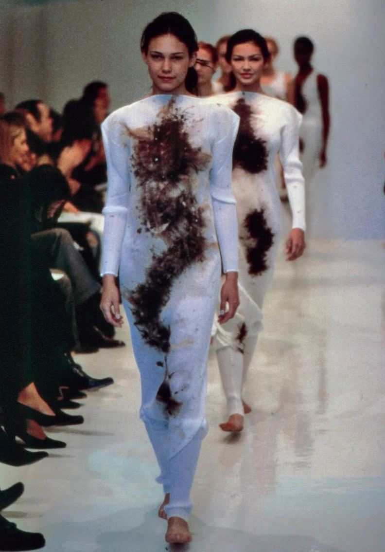 Issey Miyake Guest artist series No. 4 1998 Cai Guo-Qiang 'dragon explosion'